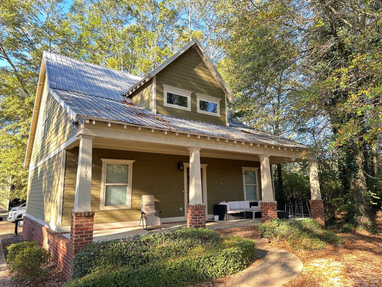 Three Bedroom Near Downtown