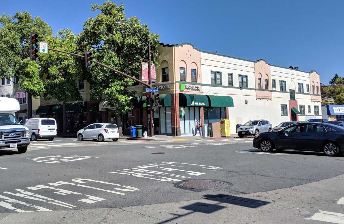 1904 University Ave. #4