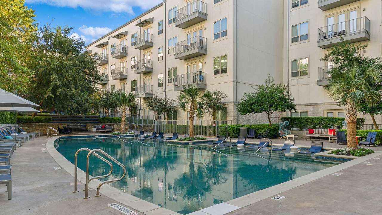 Crest at Las Colinas