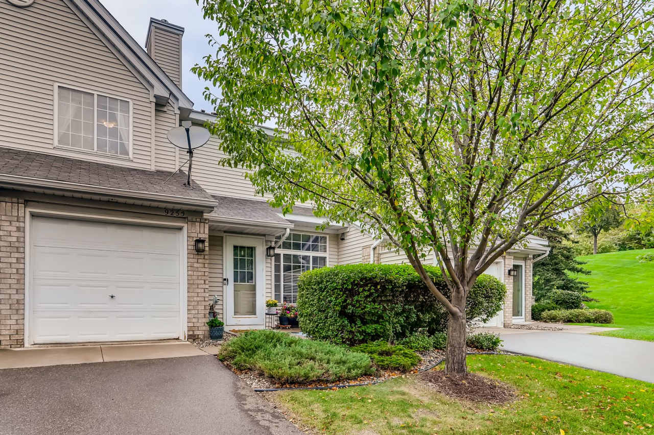 2BR Woodbury Townhome with flexible lease term!