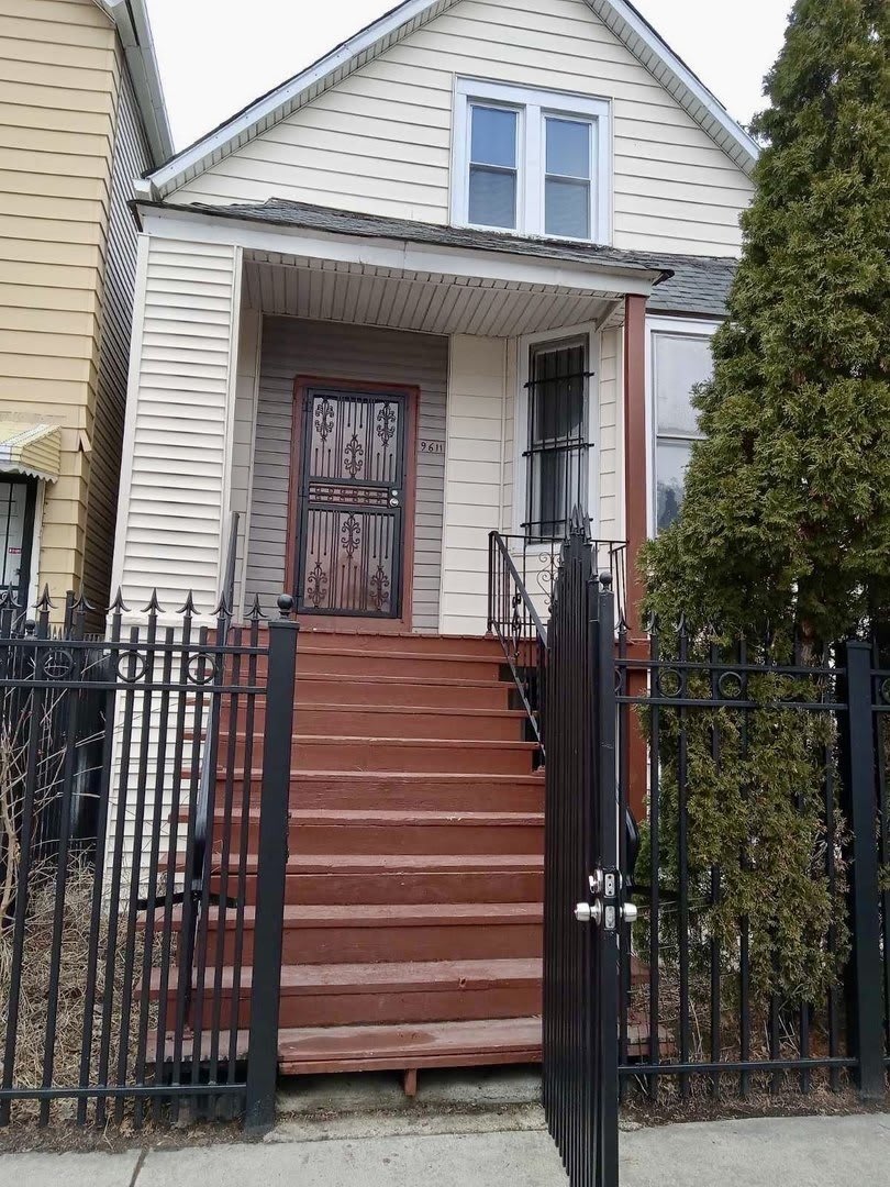 9611 S Avenue L Avenue