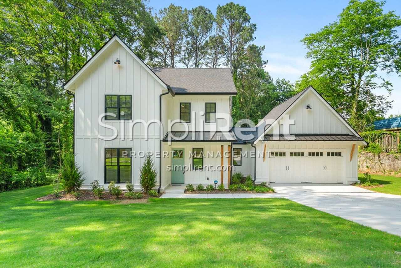 New 4/3 Home in East Point - 1st month free with a 13 month lease!