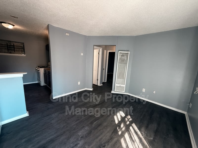 2086 Hubert Avenue - 3