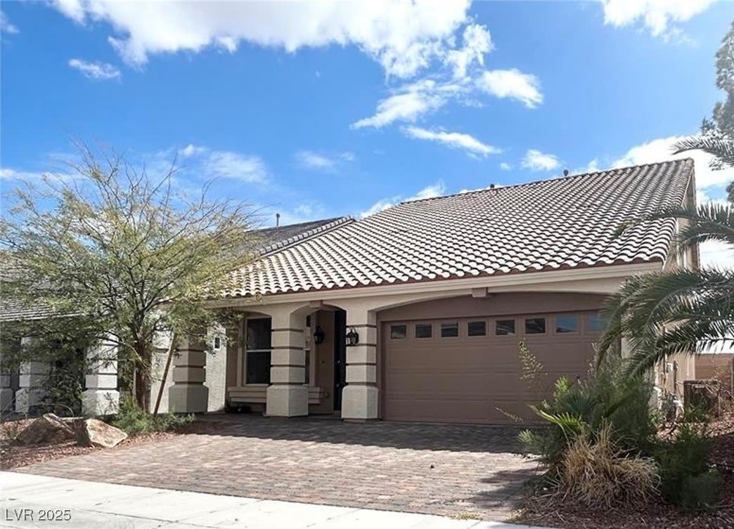 4925 Adrian Fog Avenue