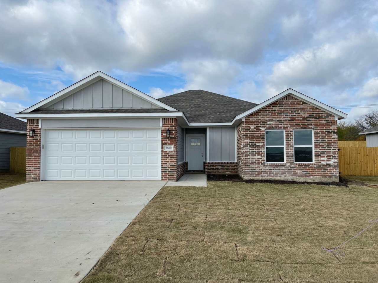 3 BR/2 BA Corsicana Home