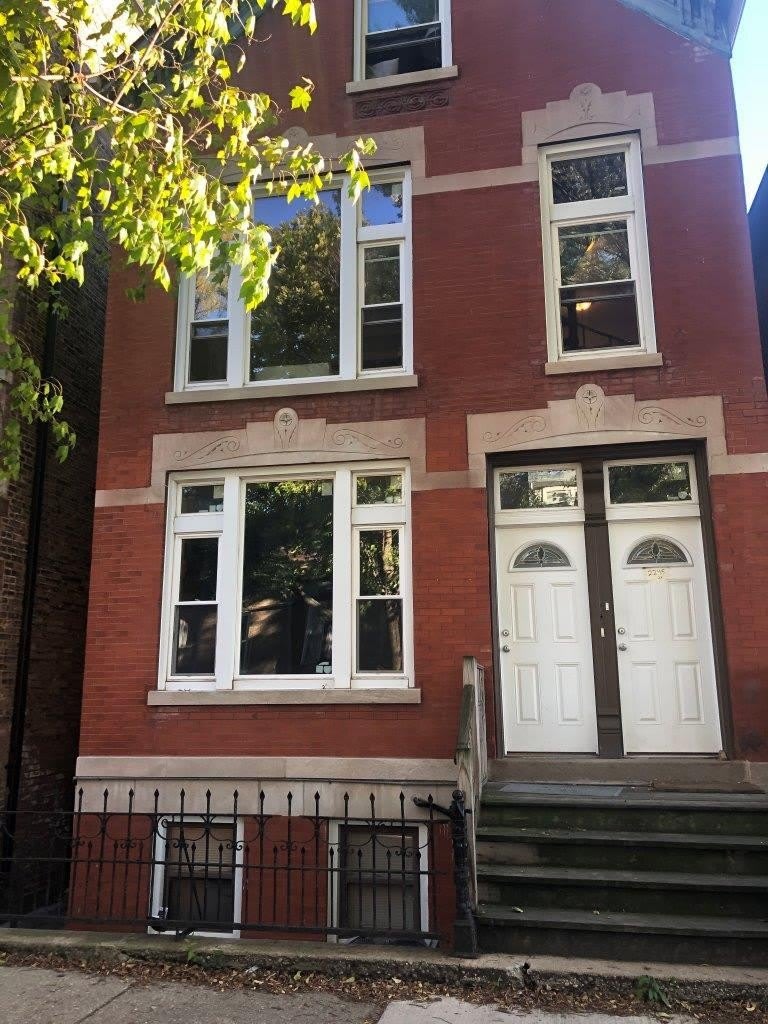 2245 W Shakespeare Avenue unit: 2F