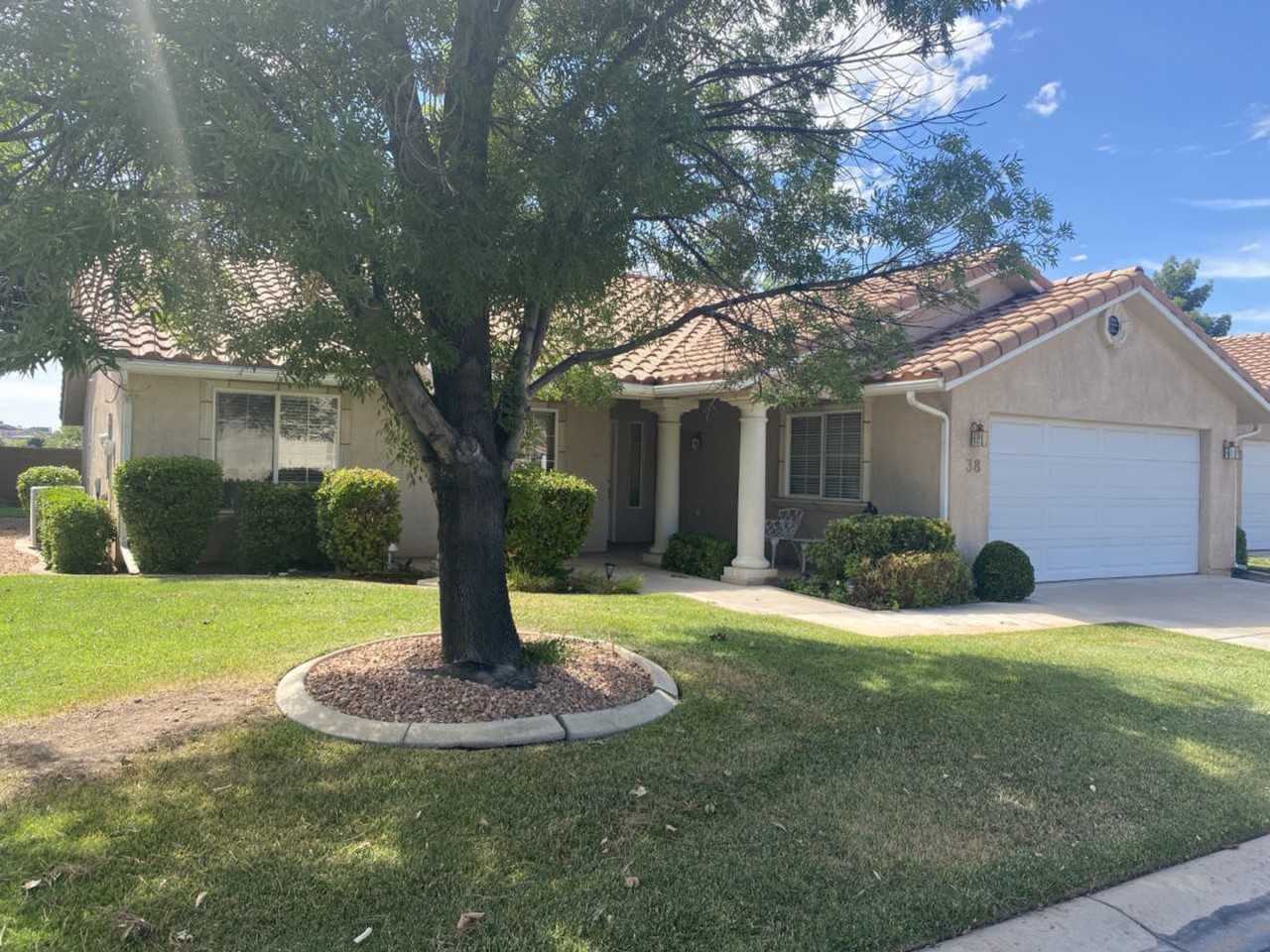 Charming Home Near Mathis Park