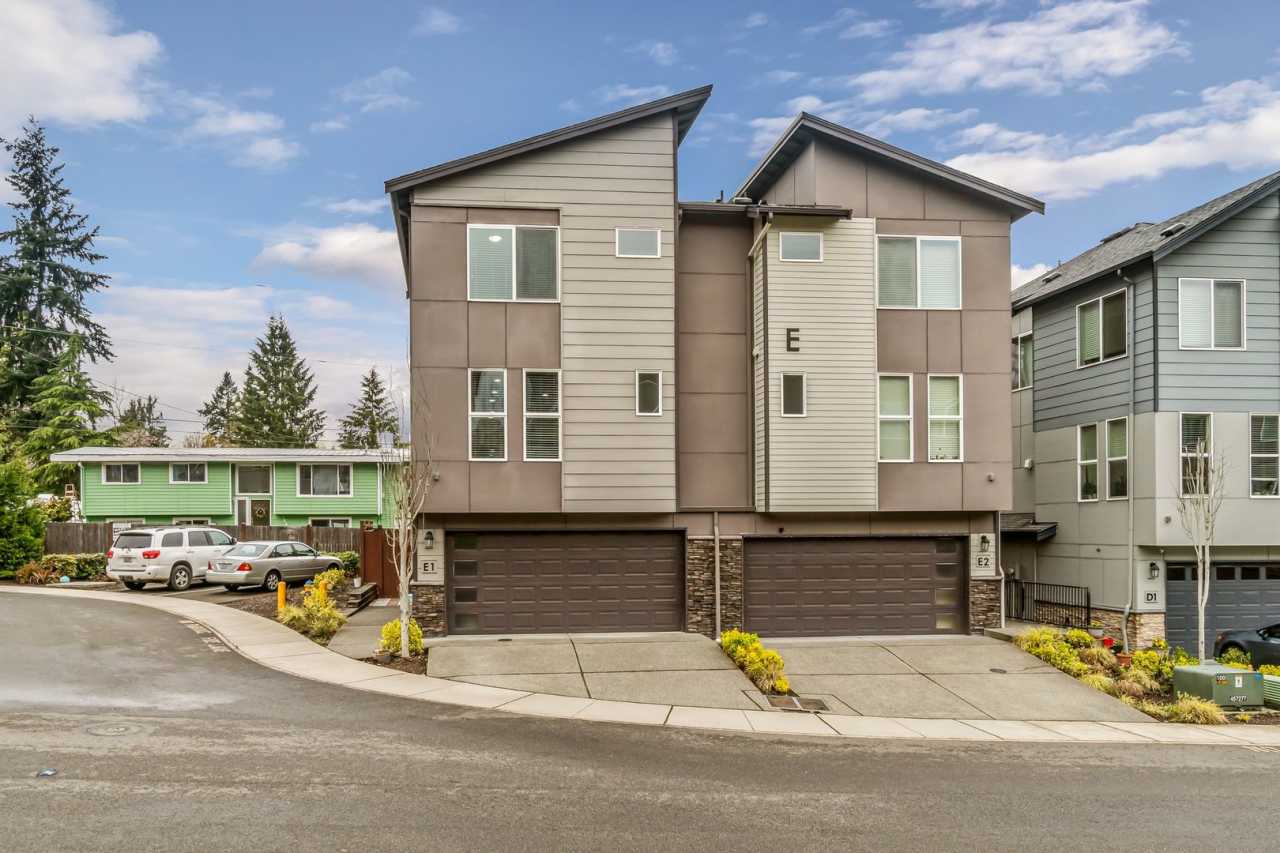 Modern Tri-Level 4BD/3.5BTH Townhouse in Lynnwood for Rent! Pet Friendly!
