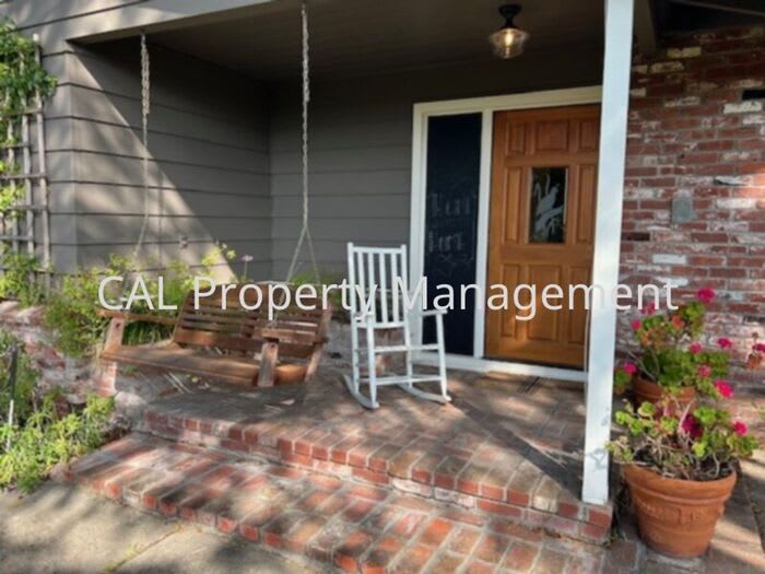 532 Country Club Drive