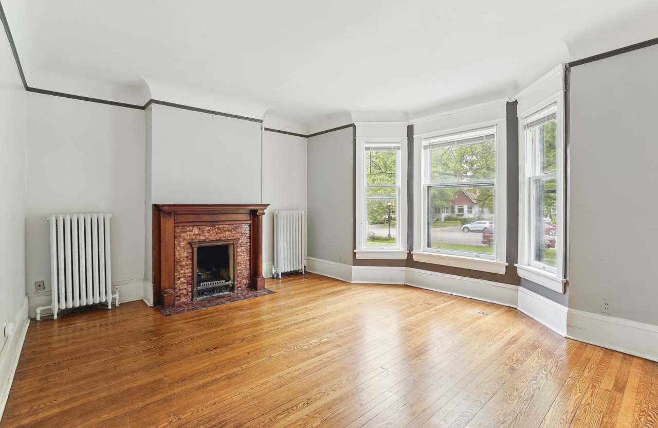 June 1st 2026 Move in Beautiful 7 Bedroom 5 Bathroom House! Close to Campuses!