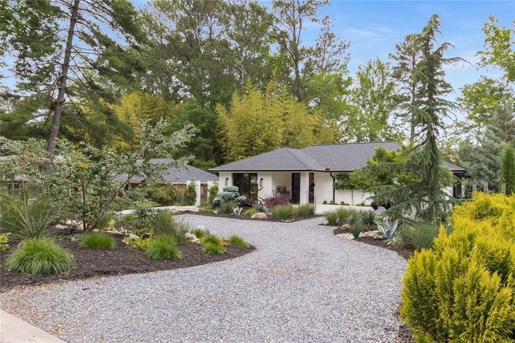 1258 Mayfair Drive NE