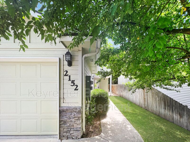 2152 S Dorothy Avenue