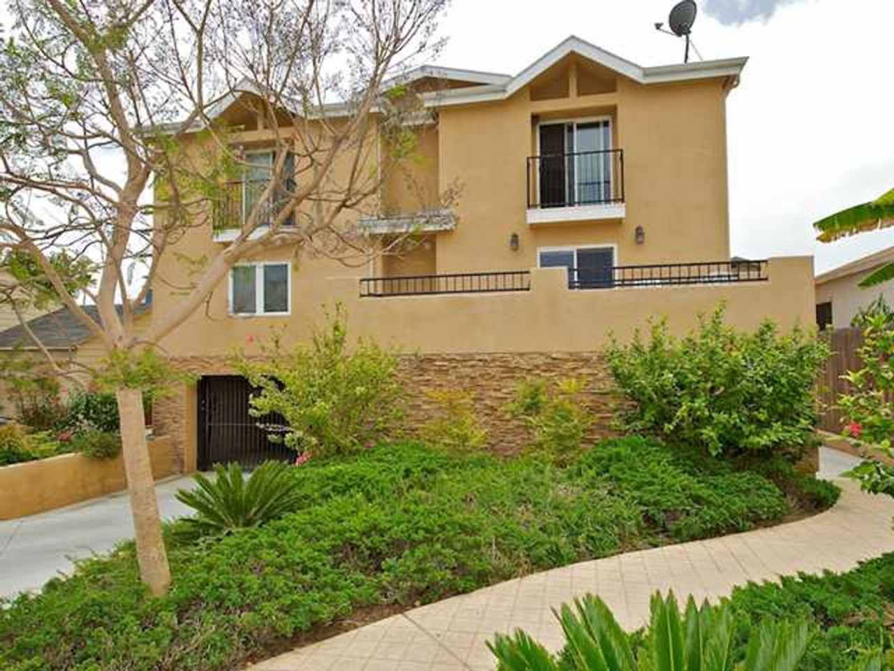 Convenient Coastal Location