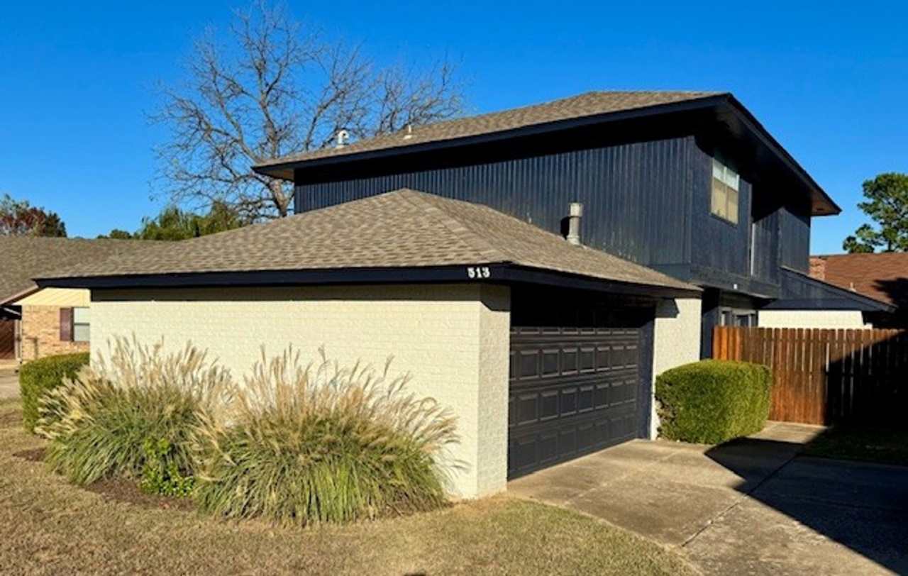 (2)Bed/(2.5) Bath + Study and Storm Shelter Avail Dec 1!