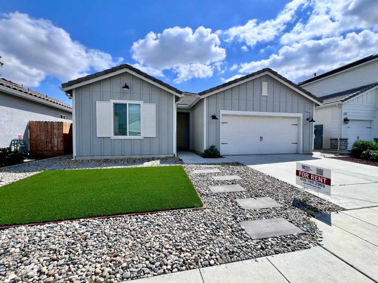 $2,525 Fowler  Ashlan, 3 Bedroom 2 Bathroom - E. Saginaw Way, Clovis - Solar Panels + Spacious Bedrooms and Beautiful Landscapping
