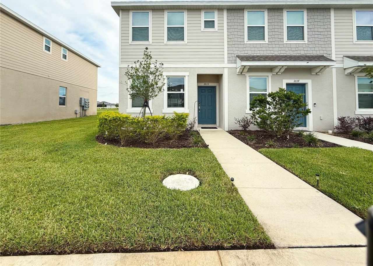 2033 VIEWFINDER STREET