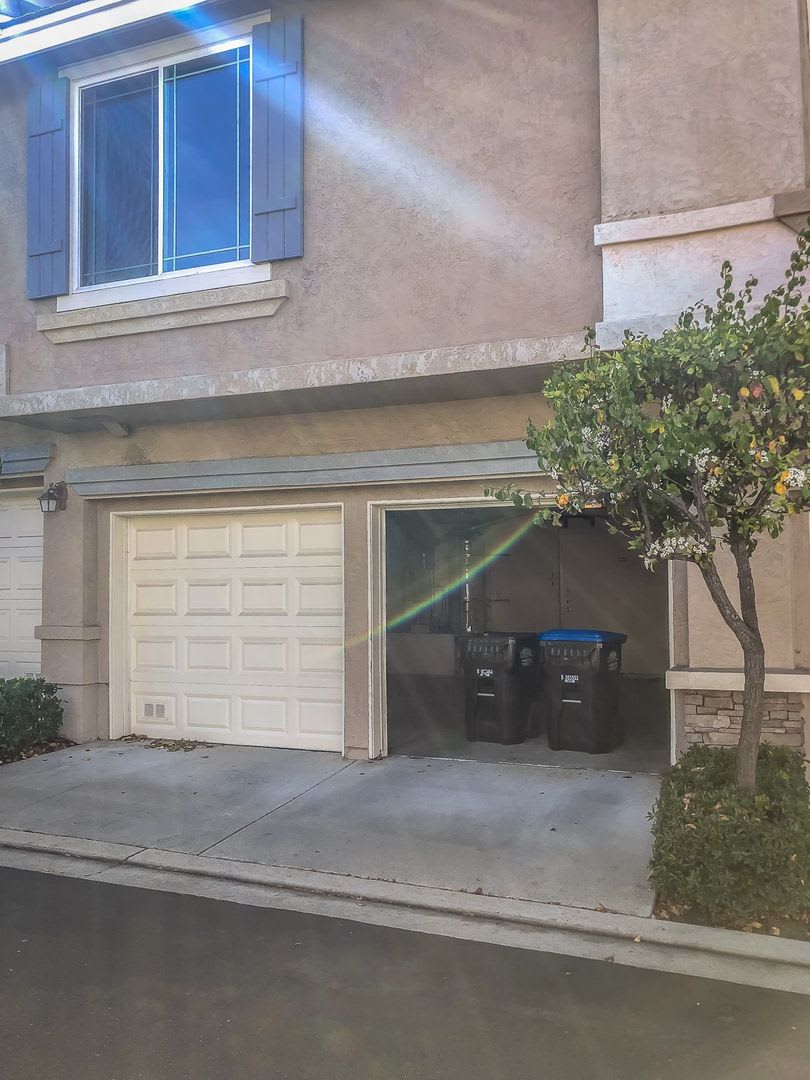 Beautiful Two-Story 2+ Bed, 3 Bath Townhome with Garage