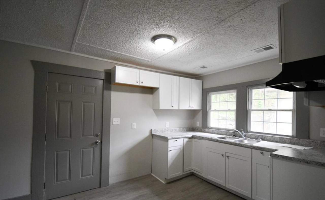 REDUCED APPLICATION FEE OF $15 FOR A LIMITED TIME ONLY!! READY FOR IMMEDIATE MOVE IN! ASK ABOUT MOVE IN SPECIALS!