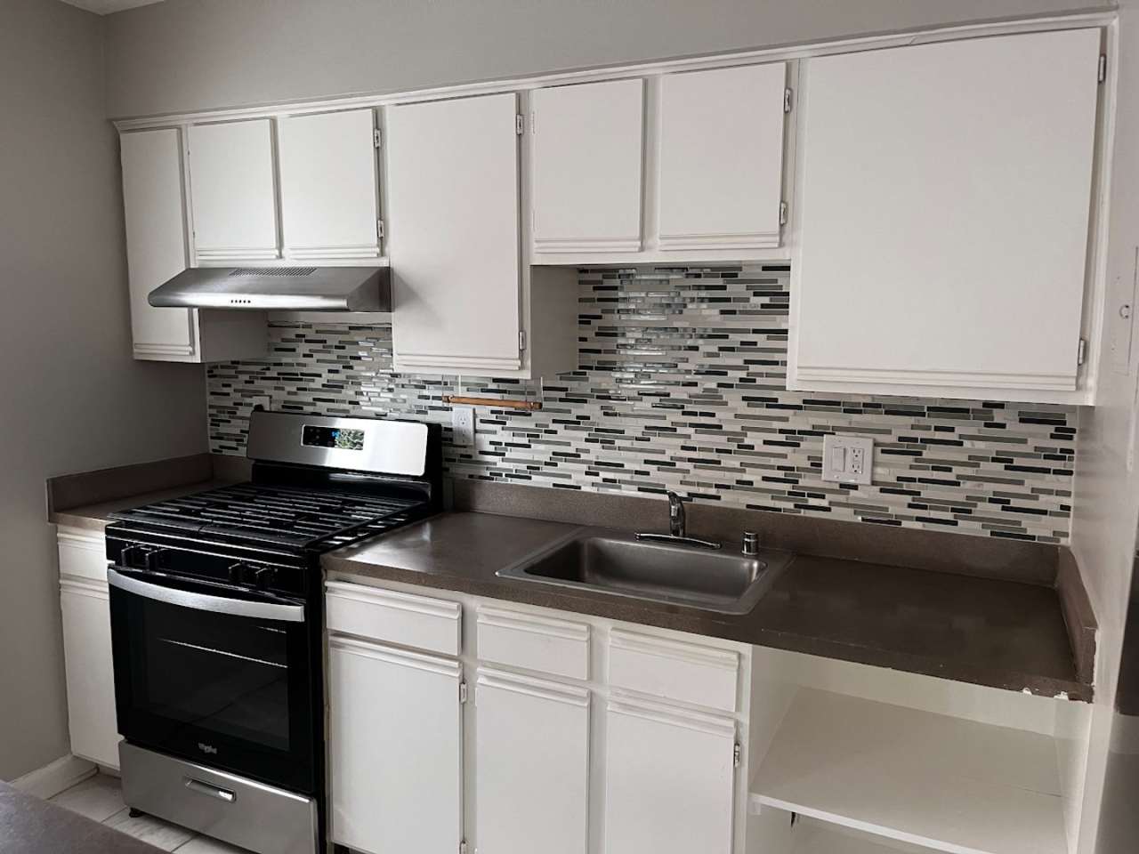 Affordable 2-Bedroom Apartment in Southwest DC – Utilities Included Option Available!