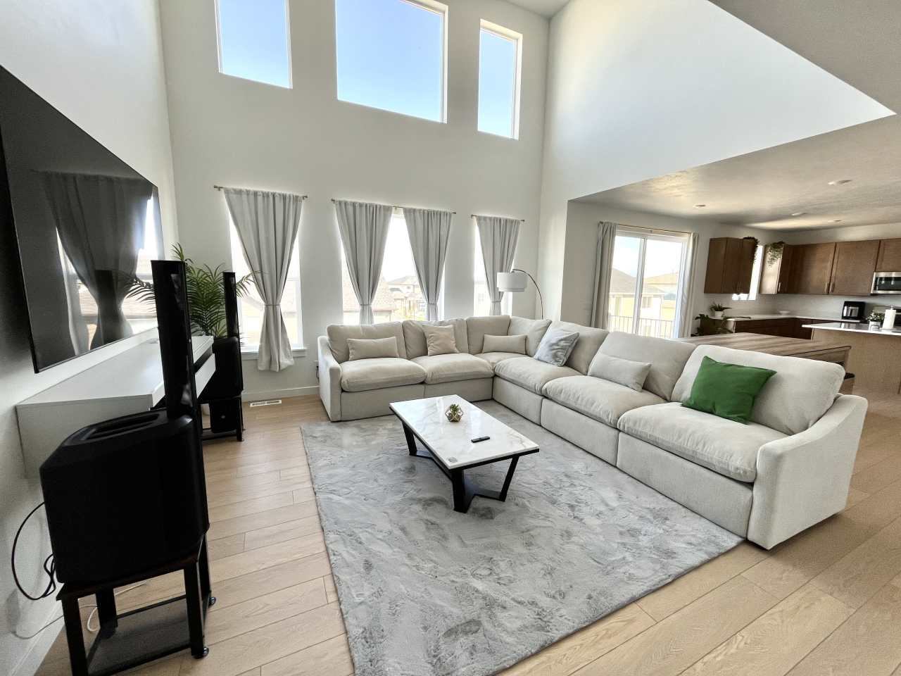 3232 South Hollow Way