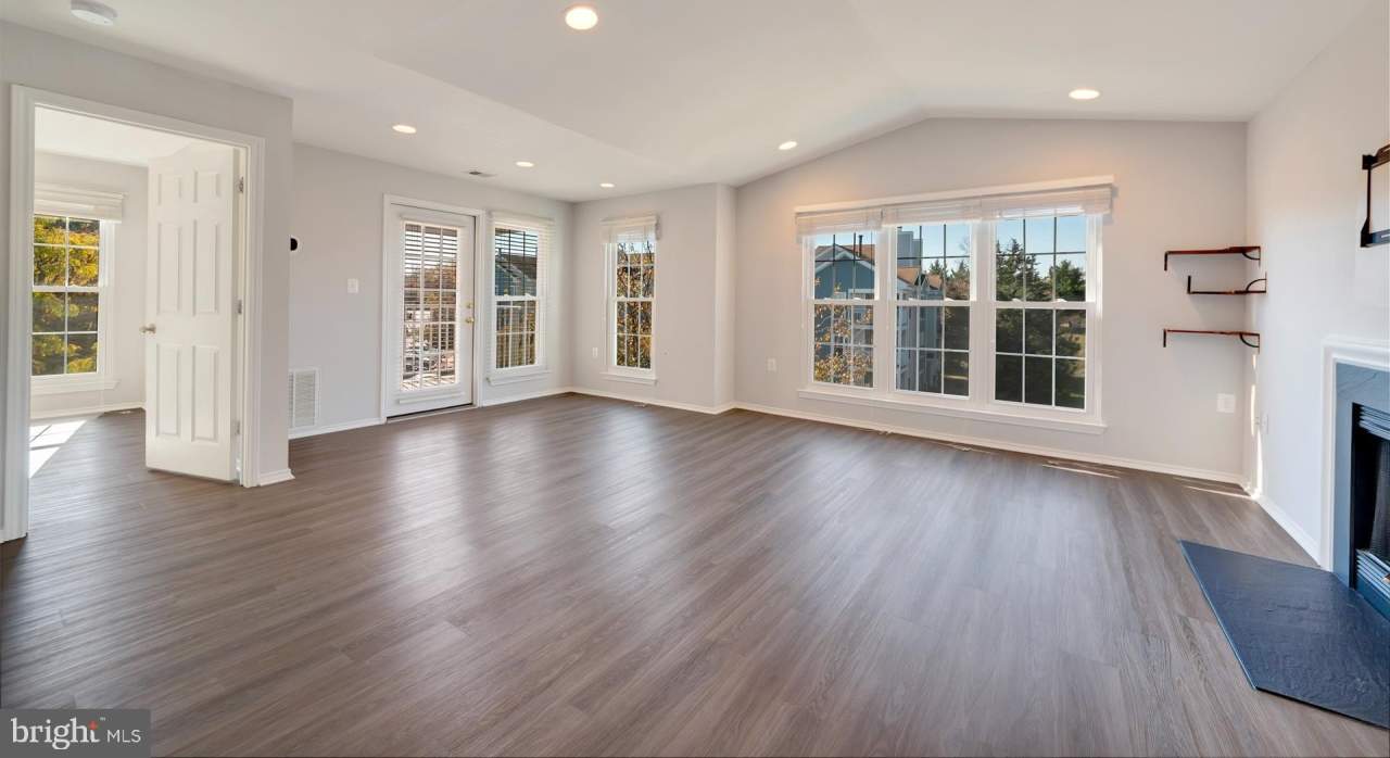 21029 TIMBER RIDGE Terrace unit: 301