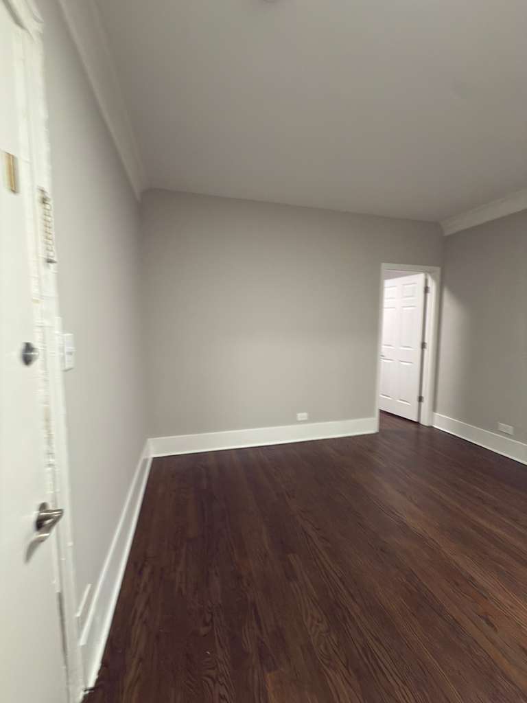 7422 North Damen Avenue, Apt 2G