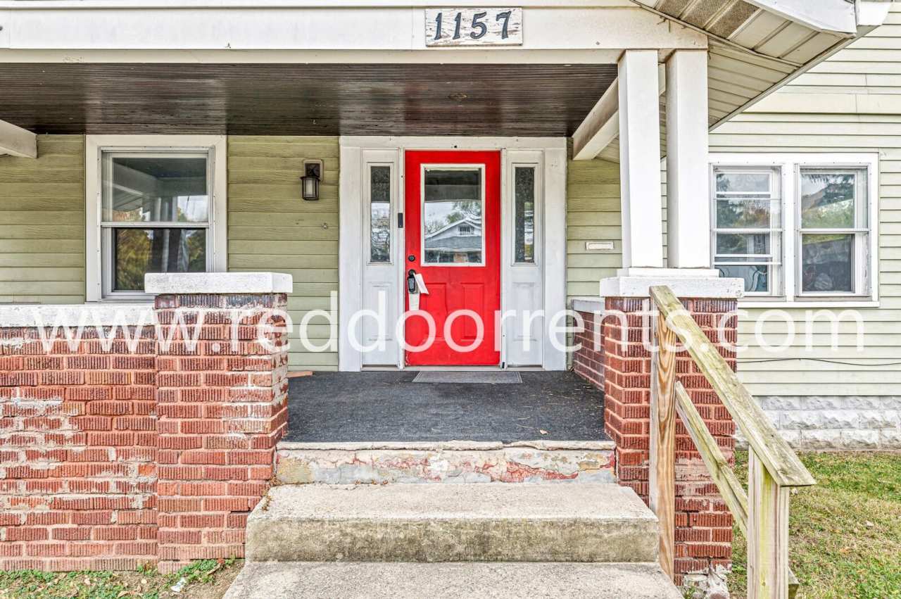 Cozy 3-Bedroom Home with Ample Space  Great Location!