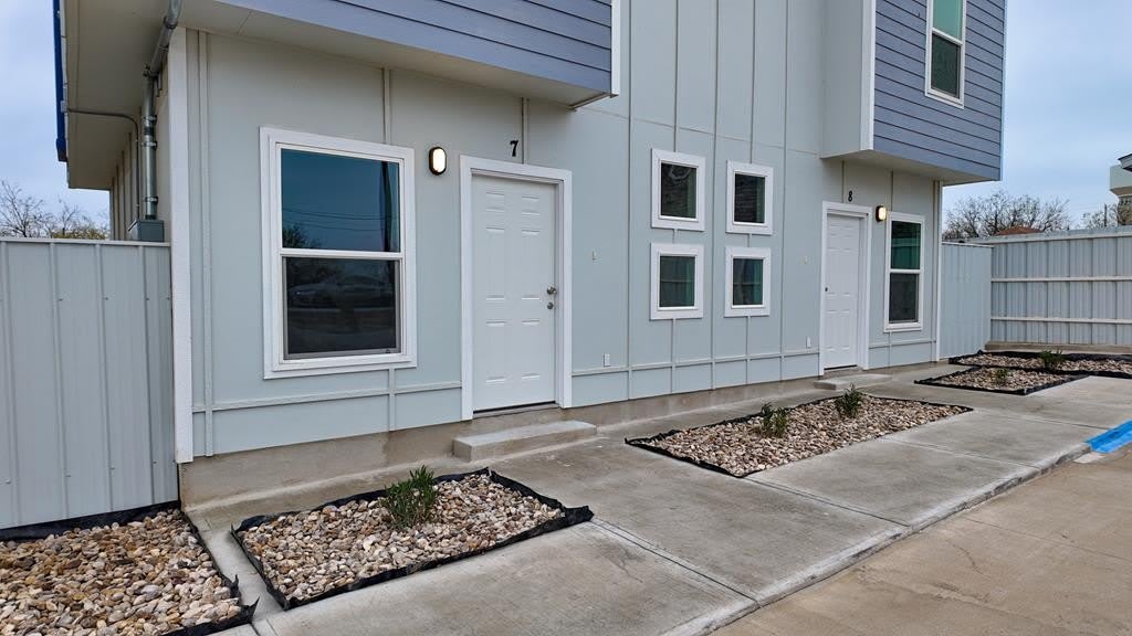 416 J R Rodriguez Dr