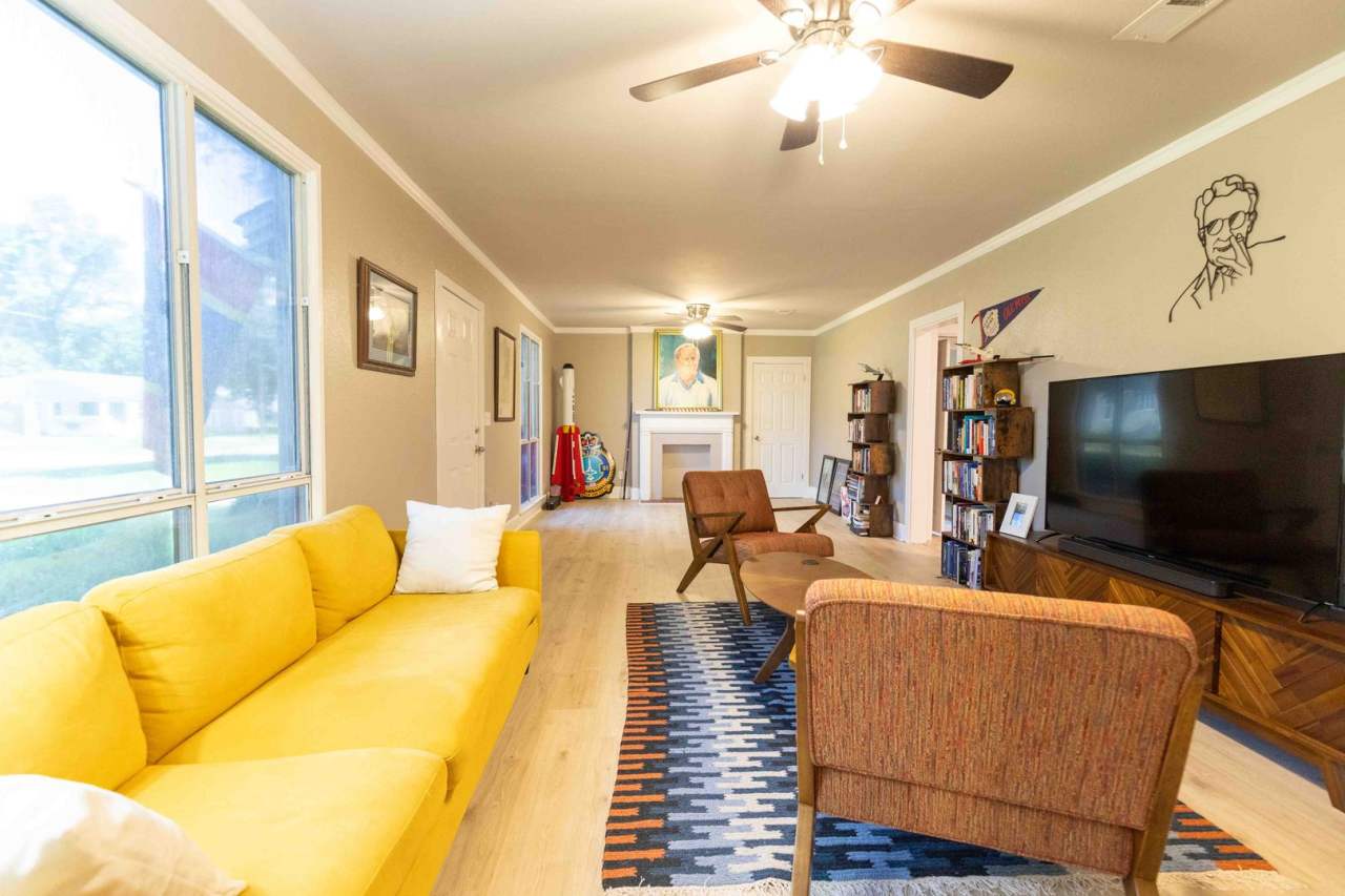 Charming 3 bedroom/ 2 Bathroom house