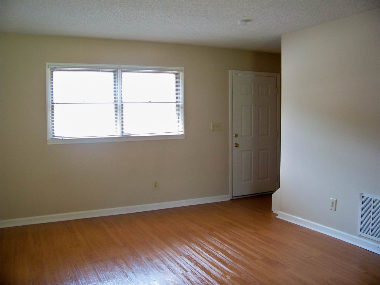 1307 Forest Knolls Circle