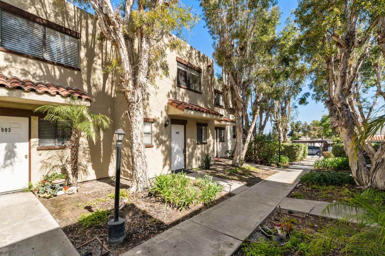 2 Bedroom 1.5 Bath Townhome with pvt patio (AC/Pool/Gated Parking/EV Chargers)