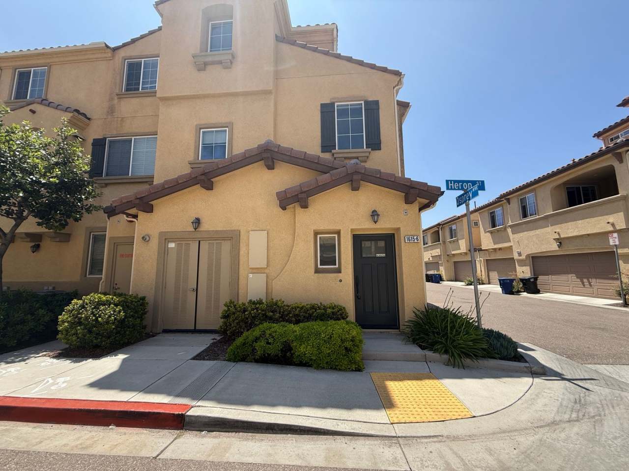 Beautiful 3 Bedroom Home with amazing Amenities