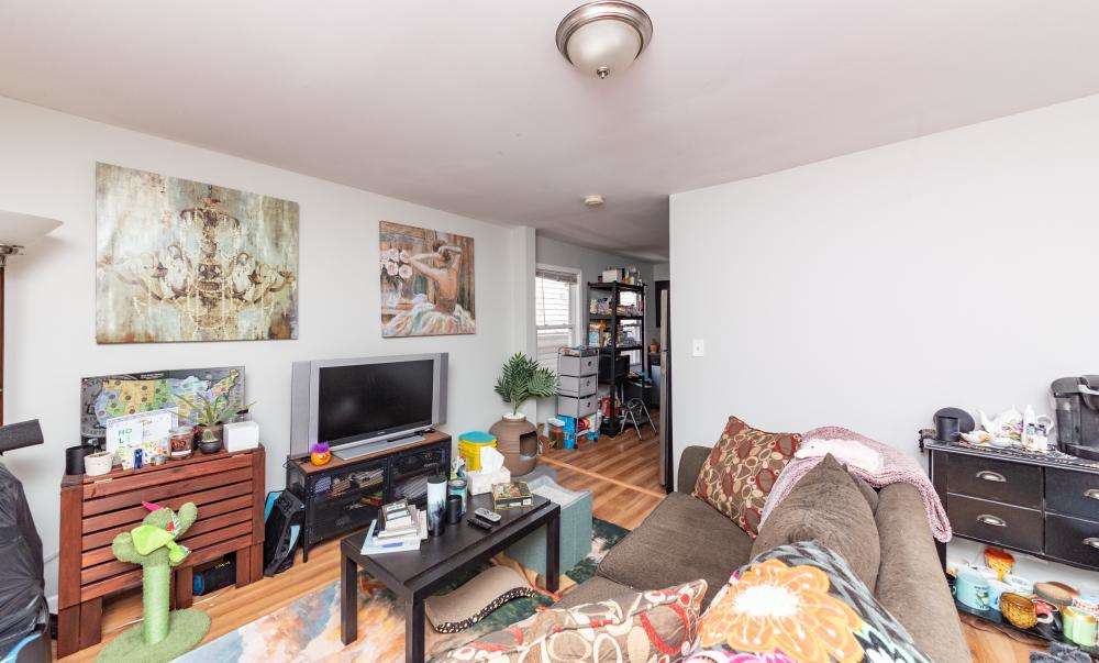 1431 W Flournoy
