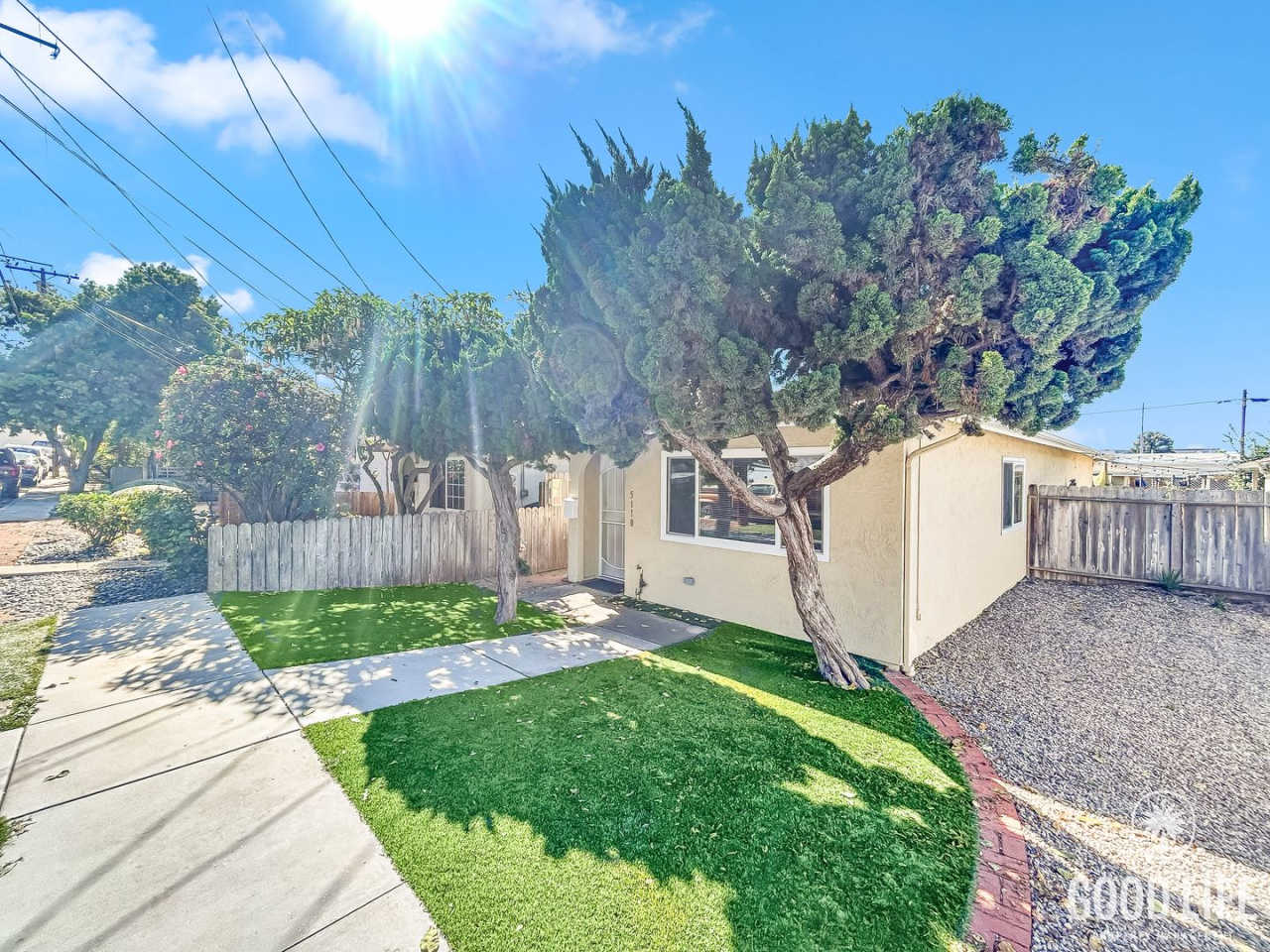 Beautiful 3BD/2BA W/ Updated Kitchen and Backyard in Morena!