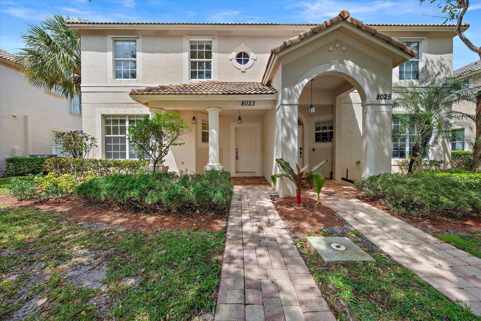 8023 Murano Circle