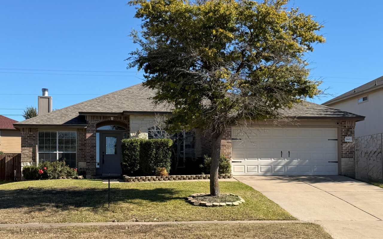 4 Bedroom 2 Bath with Fireplace