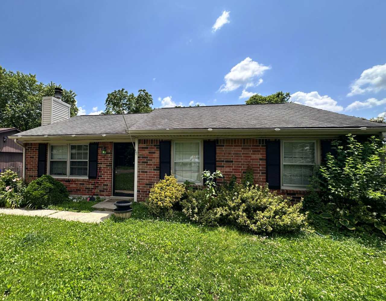 Lovely 3 BR House in South Lexington! New Paint  Flooring! Fenced Backyard, Off-Street Parking