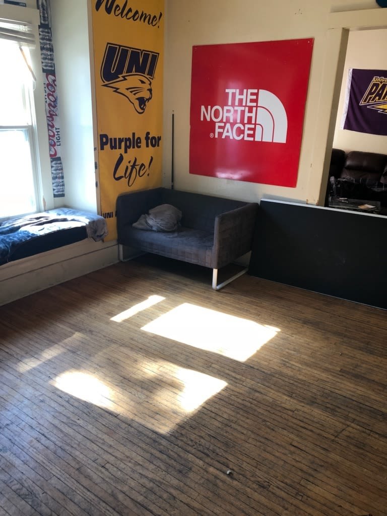 1929 Olive St - Cedar Falls