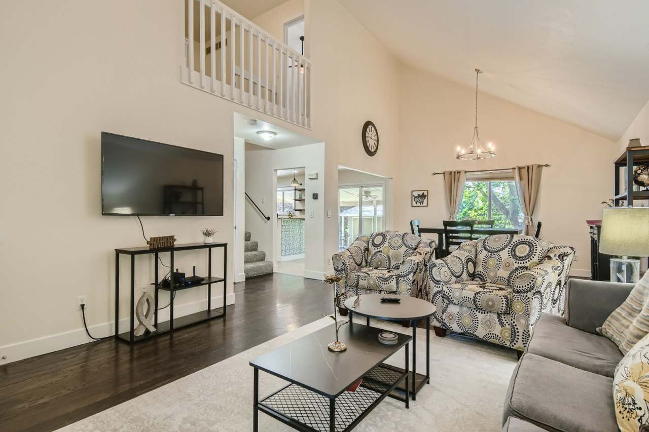 Spacious 3 Bedroom w/ Dedicated Office