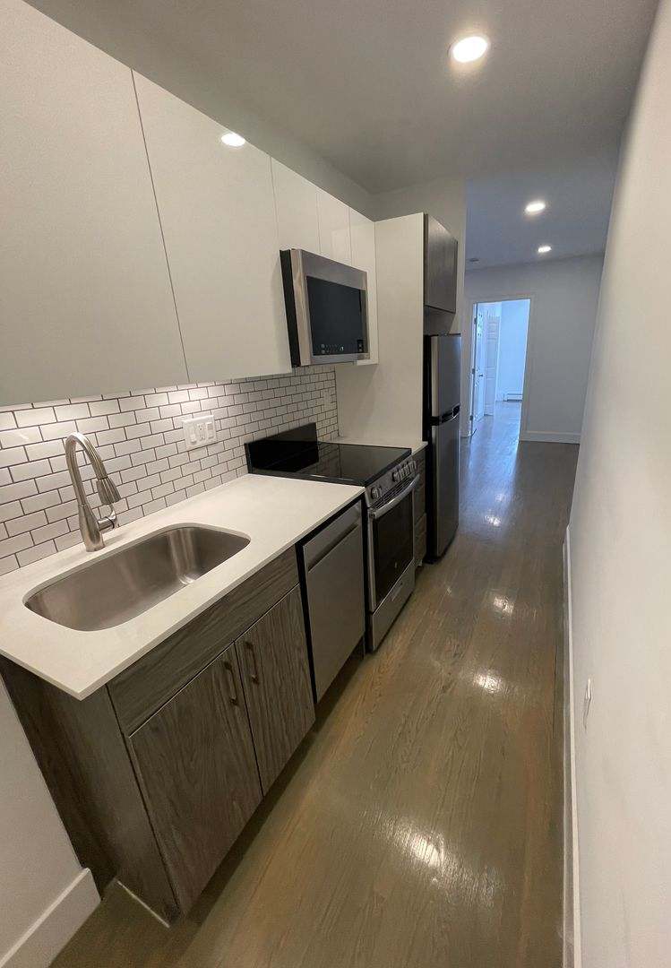 Beacon Hill 2bed $3550