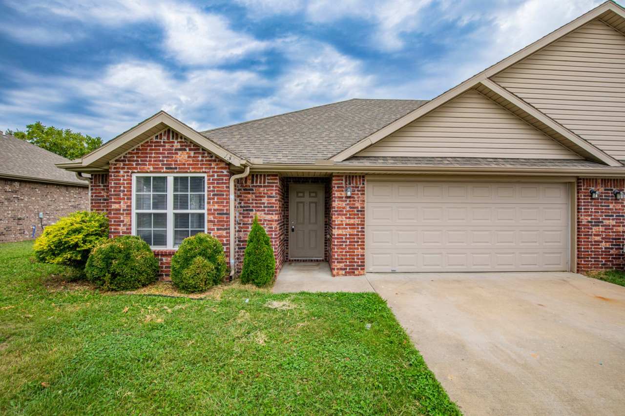 ***131 Foxglove Street***