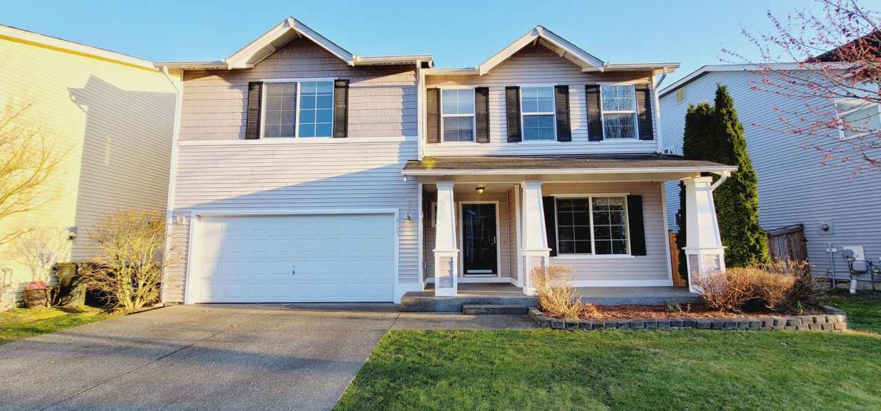 Absolutely Beautiful Two-story House in Silver Creek's Country Hollow