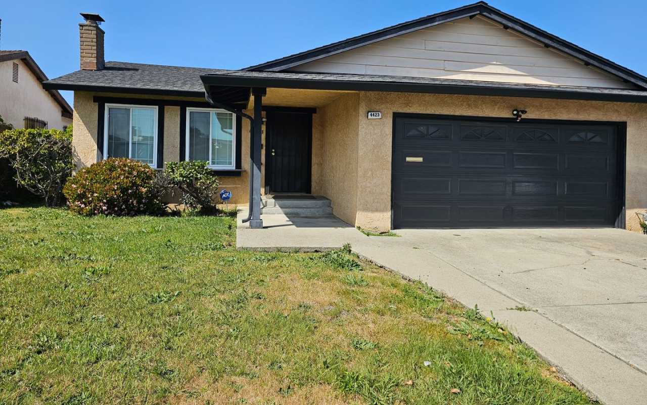 Spacious 4-Bedroom Home on the El Cerrito Border – Over 2,100 Sq Ft!