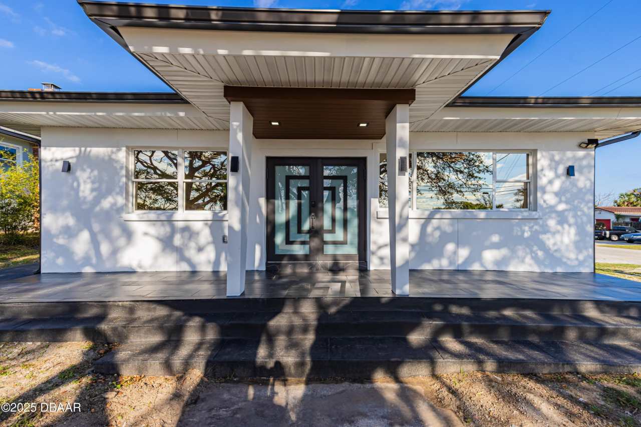 2061 S Peninsula Drive