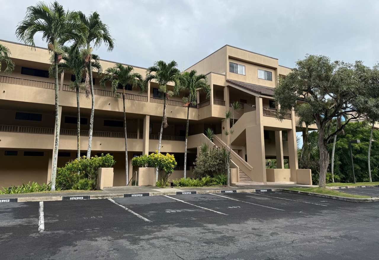 Poka Kea Point 3 bedroom 2 bath with 2 assigned parking stalls