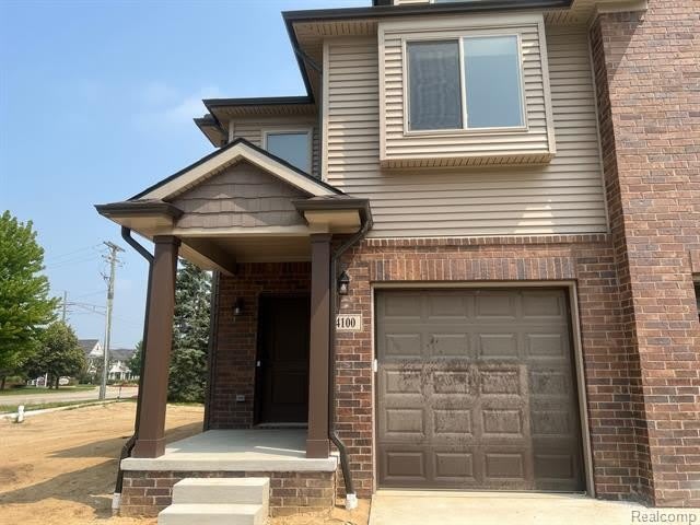 4100 SECLUDED PINES DR