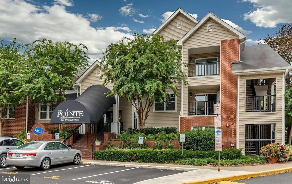 3305 WYNDHAM Circle unit: 156