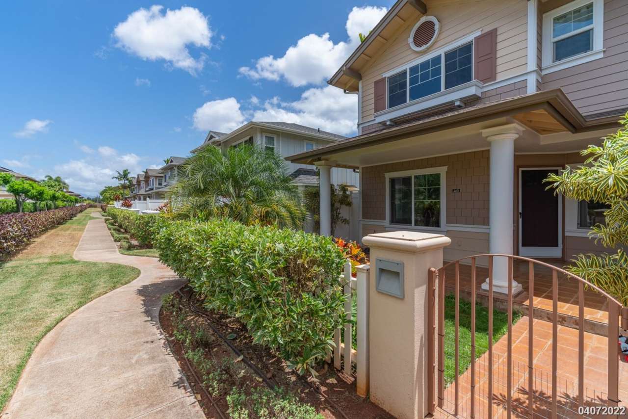 3 Bed 2.5 Bath Townhome in Spinnaker Place Townhomes 2