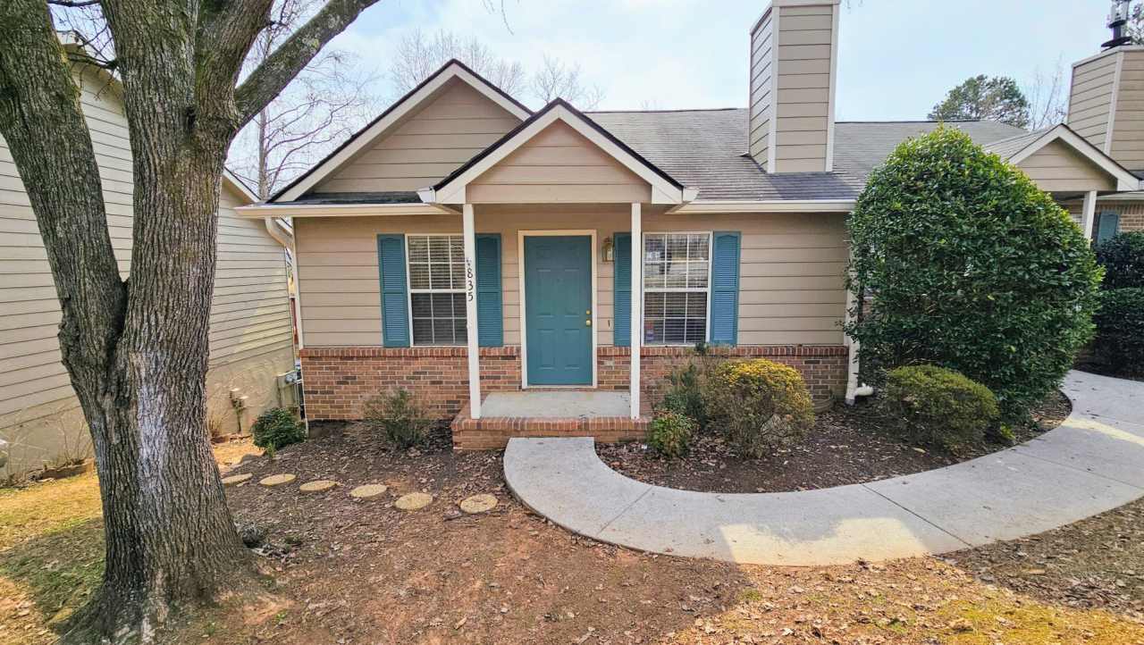 West Knoxville 37923 - 2 bedroom, 2 bath condo - Contact Ryan Fogarty (865) 333-4840