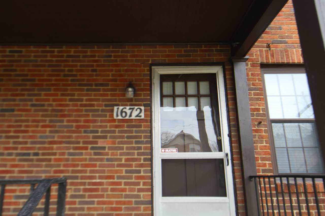 Wile - 1672-1678 Wyandotte